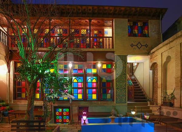 تور شیراز  و سفر به شیراز  در هتل سنتی 