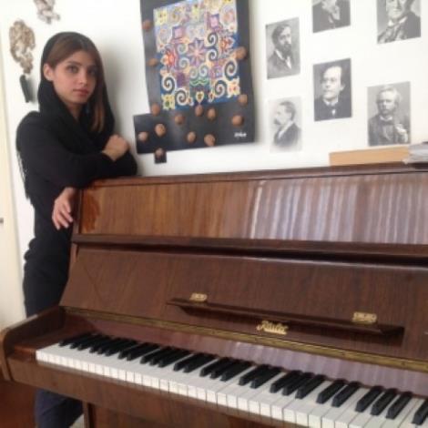 آموزش پیانو توسط استاد نسترن حسینی