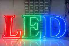 طراحی وساخت انواع LED ثابت وروان با بهترین کیفیت .هرگونه طراحی وبرش پذیرفته میشودسفارشات به صورت قسدی هم پذیرفته میشود .