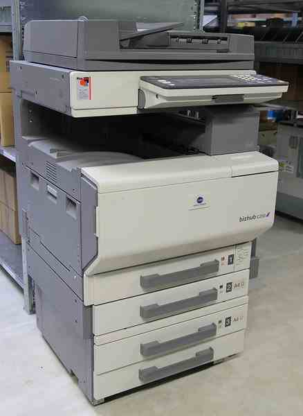 1- یک دستگاه چاپ رنگی+ کپی و اسکنر رنگی bizhub C350 سرویس شده به شرط سلامت 2- یک دستگاه چاپ سیاه سفید Ricoh aficio 700 س
