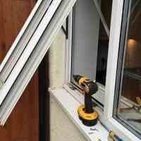 سرویس و تعمیر پنجره های دو جداره و تعمیر پنجره upvc