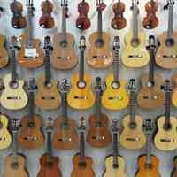 فروش انواع گیتار(یاماها،کرت،الحمبرا و سایر برندها)