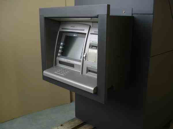 خودپرداز ( ATM ) مدل : ان سی آر 5886 NCR