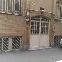 آپارتمان 60 متری 2نبش و غرق در نور 