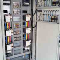گروه مهندسی  برق    آراد          PLC / INVERTER  /  HMI      درایو    فروش و اجرای پروژه برق