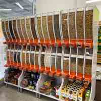 تولید و عرضه مدرنترین استندهای مکانیزه آجیل، خشکبار و حبوبات متنوع 