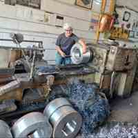 تراشکاری و ریخته گری قطعات صنعتی رمضان سلیمانی 