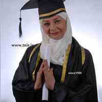 عکس فارغ التحصیلی همراه با لباس