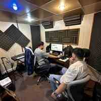 آموزشگاه موسیقی با نوایان