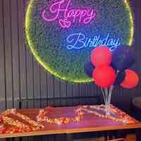 برگزاری تولد در کافه 435 برج میلاد تهران