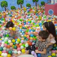 توپ استخر توپ پاستیلی