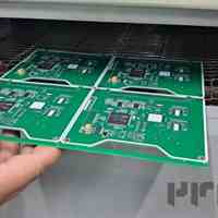 خدمات مونتاژ بردهای الکترونیکی (SMD) با دستگاهای پیشرفته سامسونگ و زیمنس